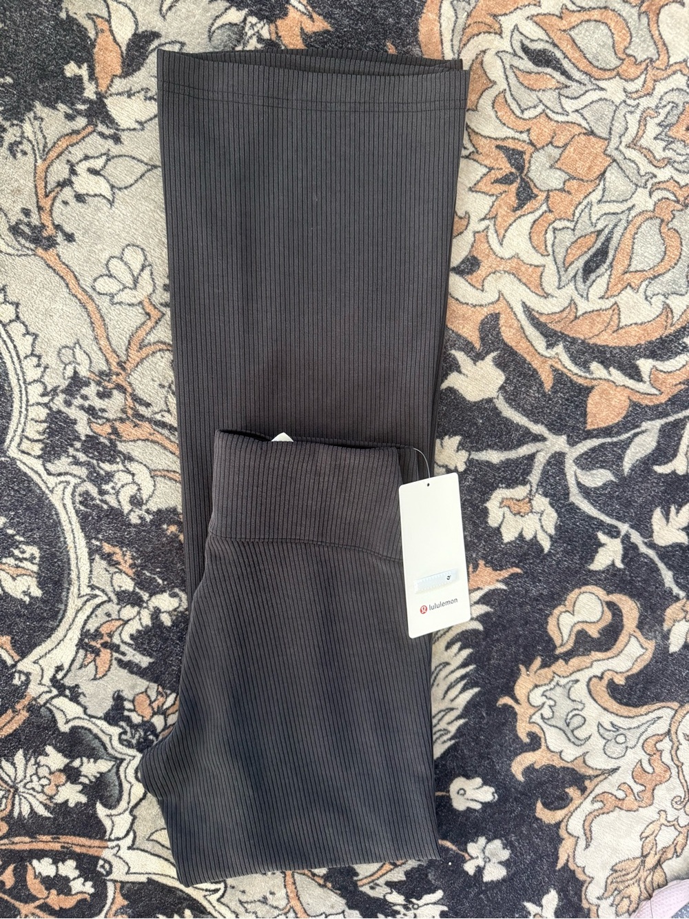lululemon athletica women’s Ribbed Charcoal Jogger Pants